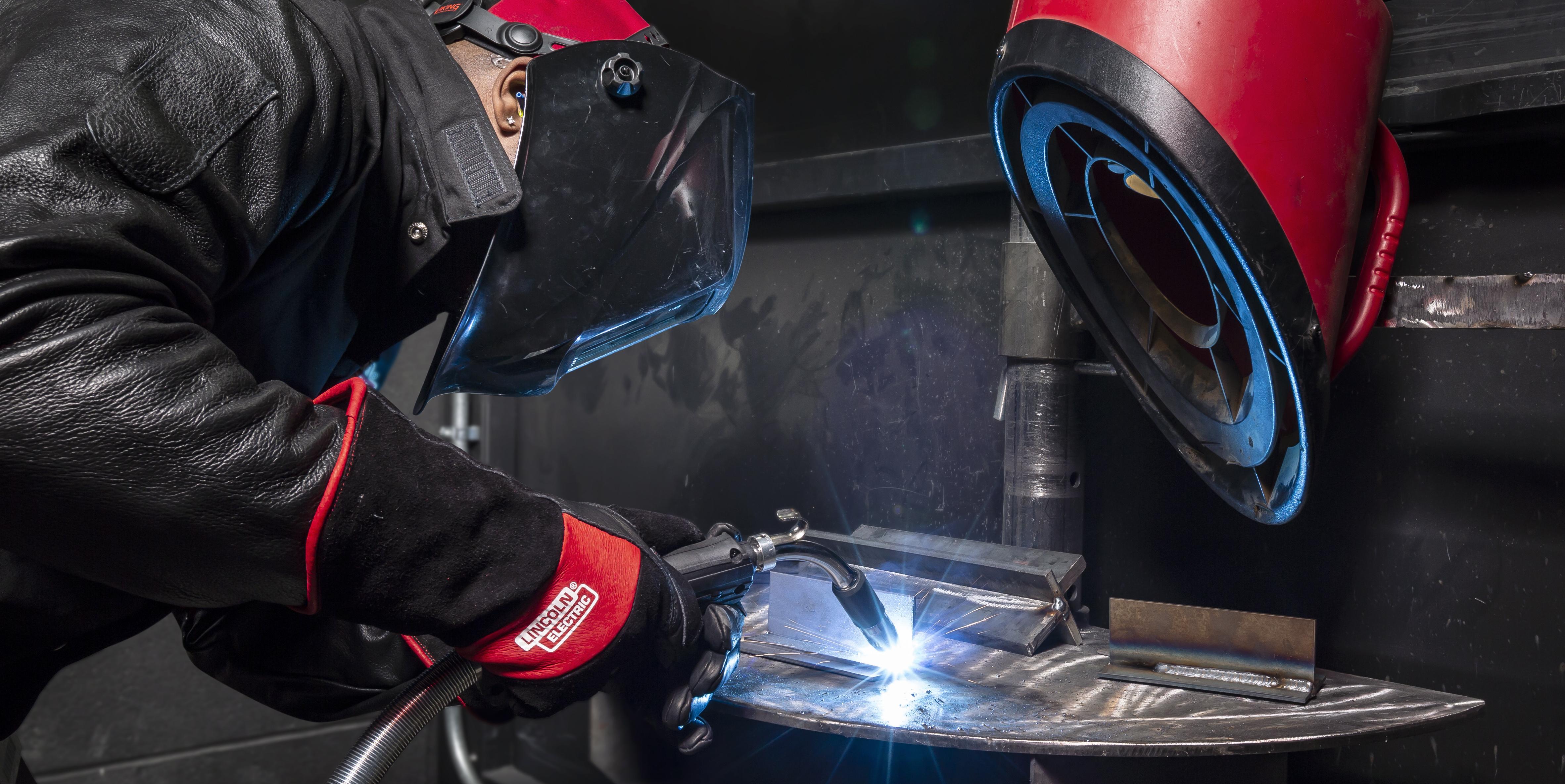 MIG welding class at Lincoln's WTTC welding school.