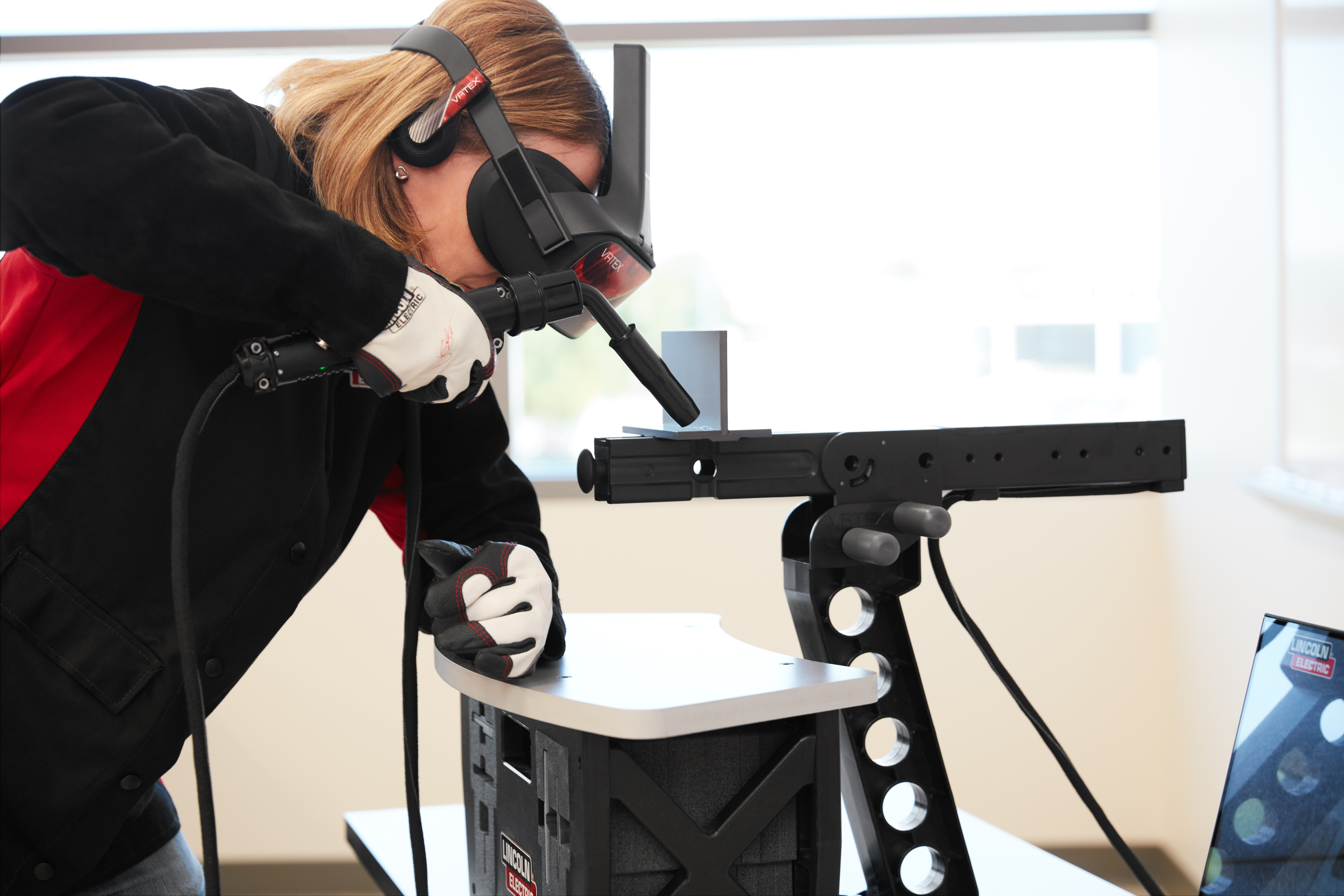 VRTEX运输虚拟现实焊接训练机