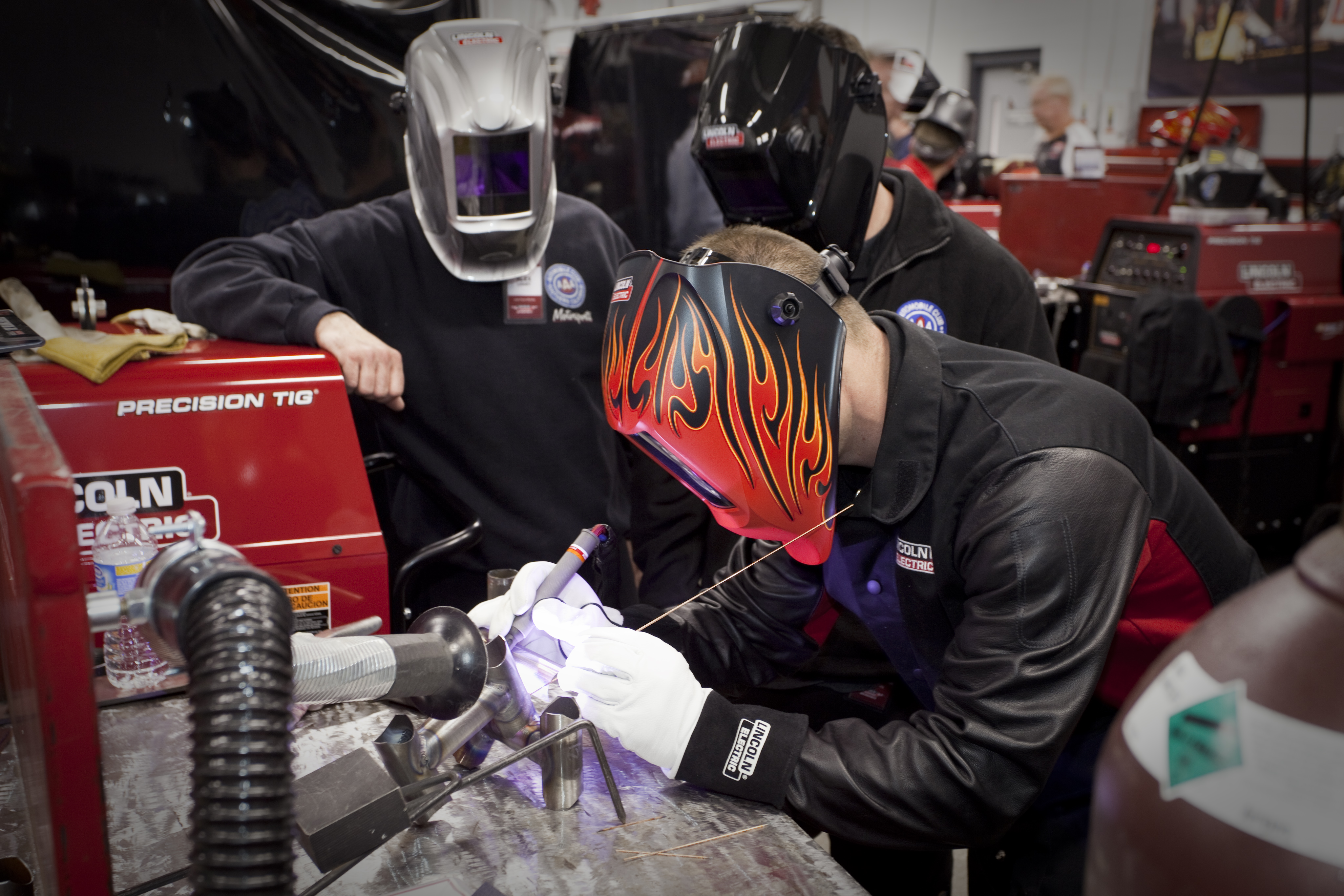 Lincoln's Advanced Motorsports Welding School