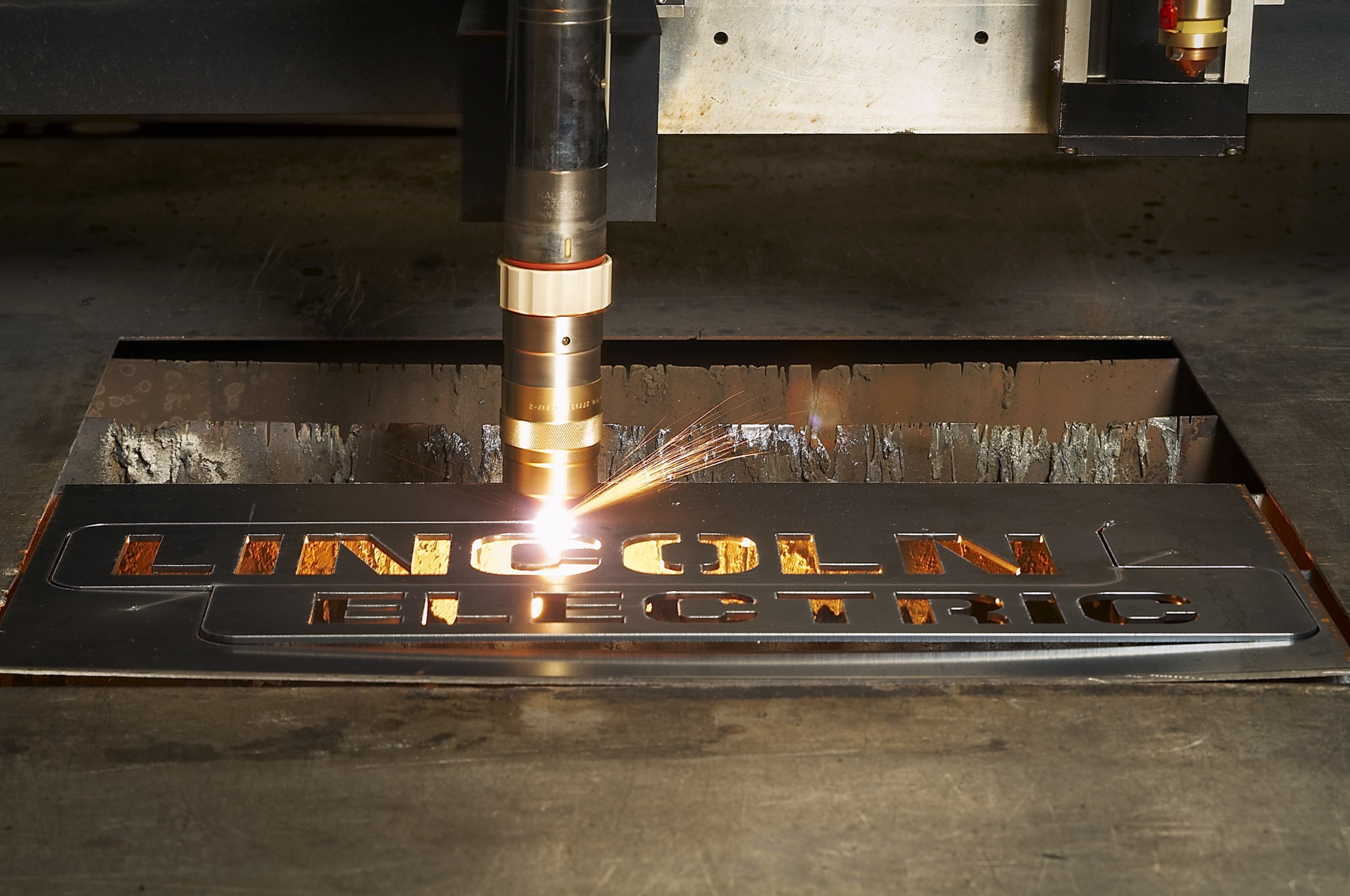 Plasma Cutting Lincoln Logo