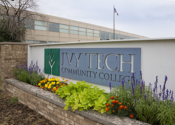 内容卡教育 - 法制 -  ivytech.jpg